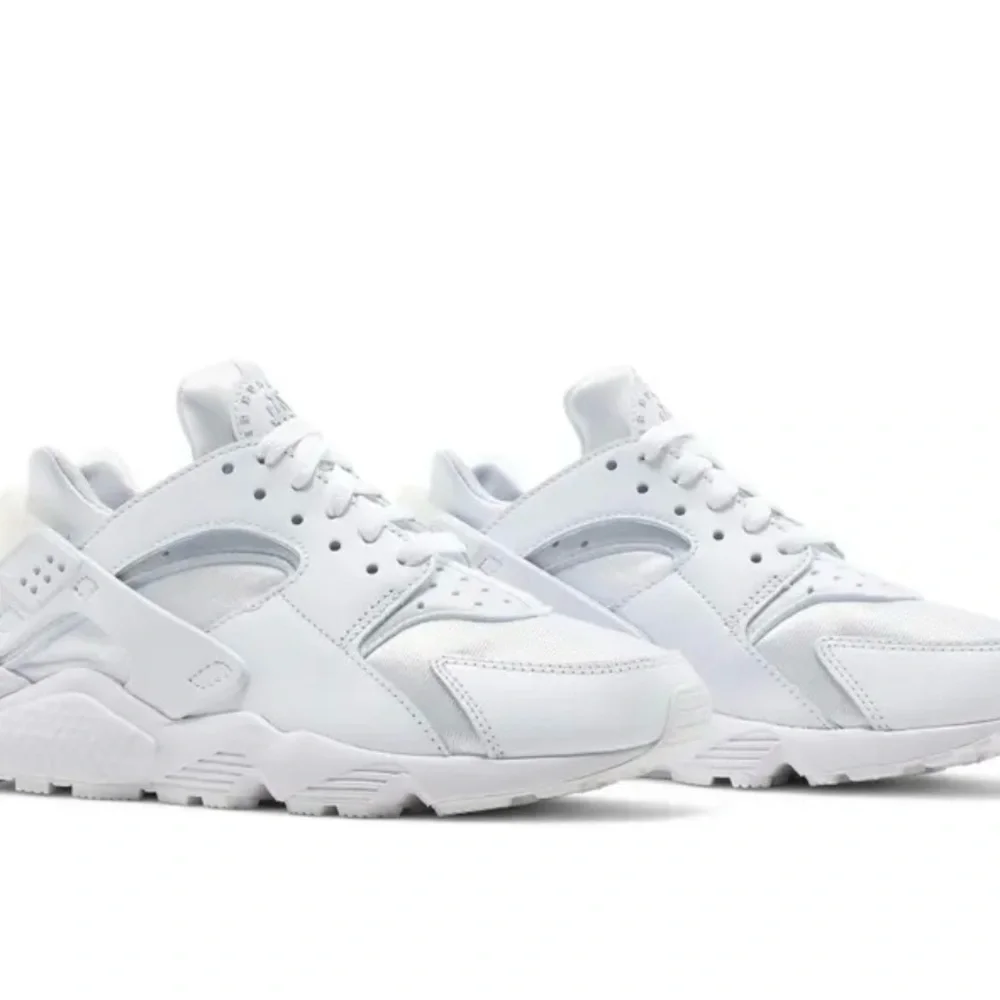 Nike Air Huarache in white